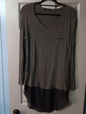 Relaxed Long-Sleeve Layered Hem Top in Charcoal